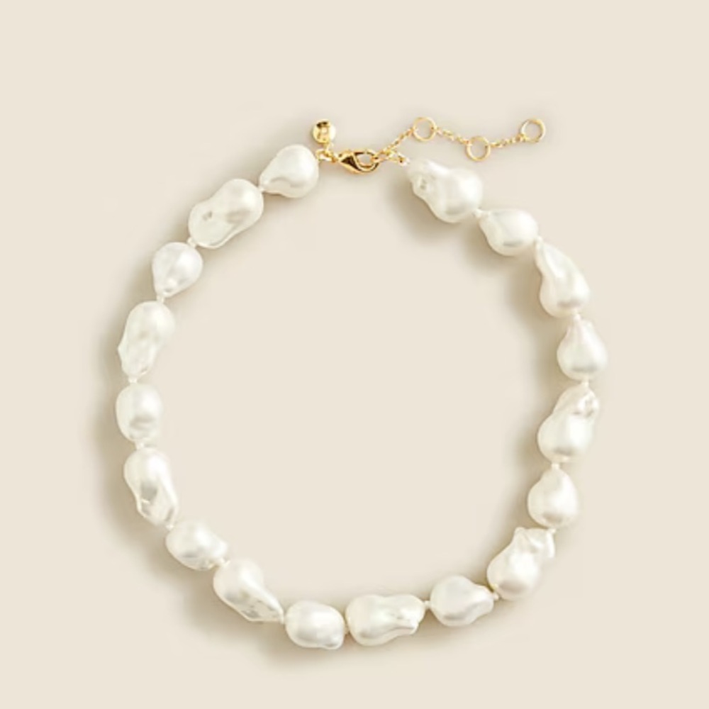 Baroque pearl necklace